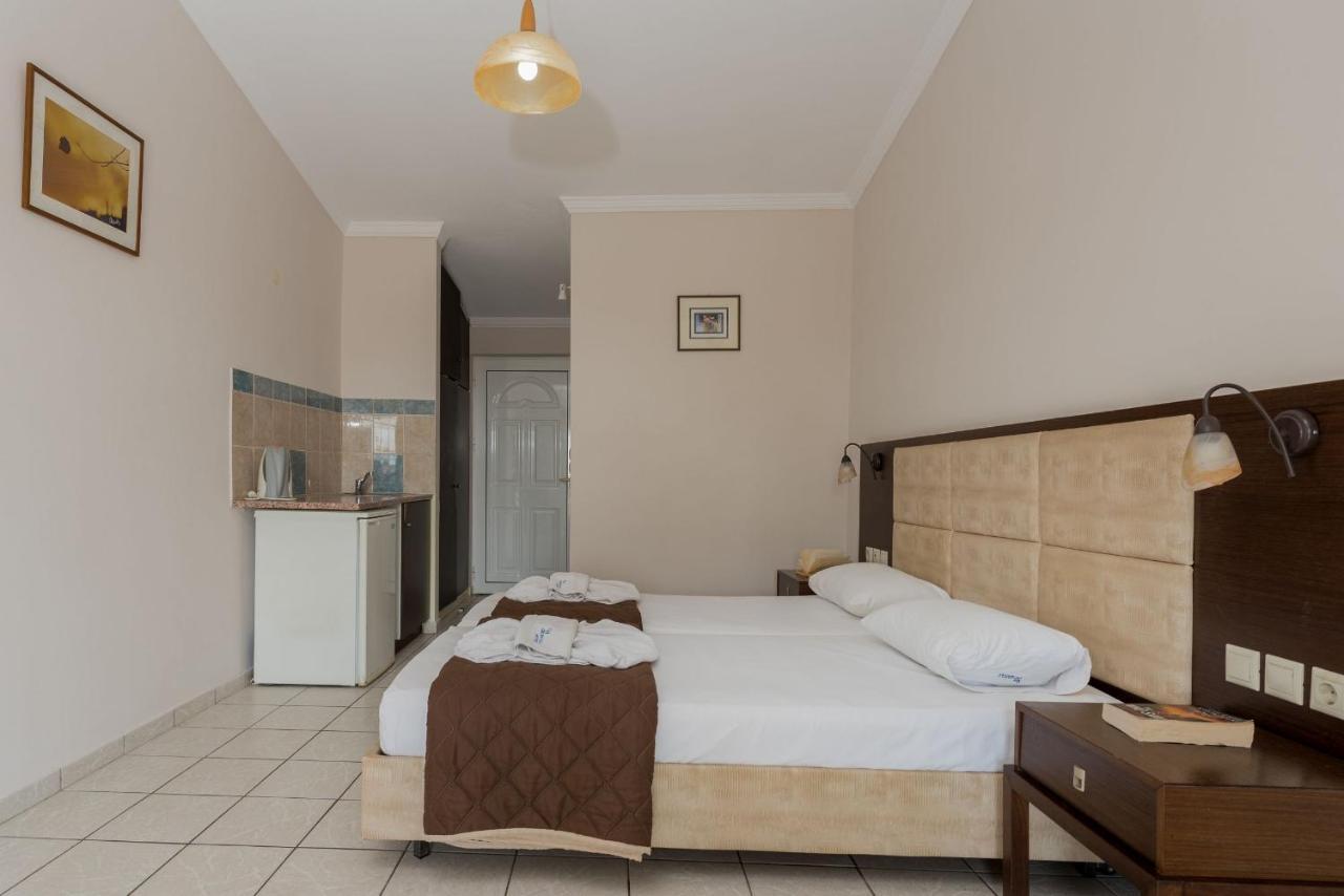 Hotel Cronulla Kalamákion Buitenkant foto